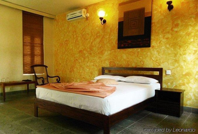 Yoho Rivi Ras Hotel Dehiwala-Mount Lavinia Zimmer foto