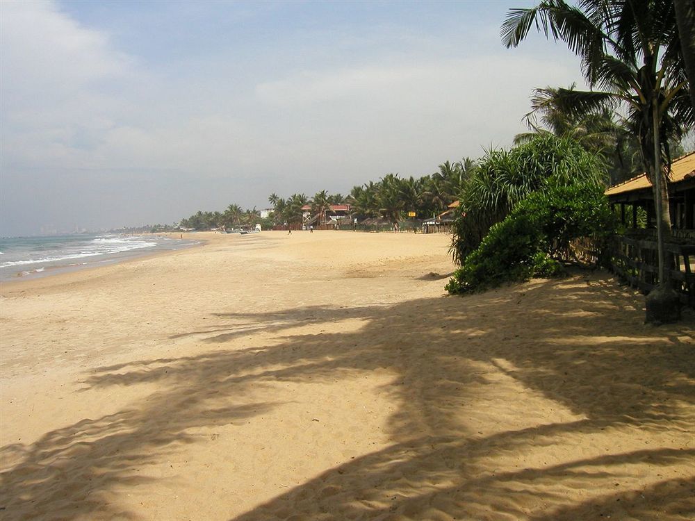 Yoho Rivi Ras Hotel Dehiwala-Mount Lavinia Exterior foto