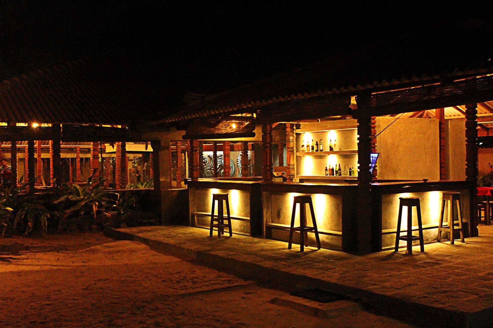 Yoho Rivi Ras Hotel Dehiwala-Mount Lavinia Exterior foto