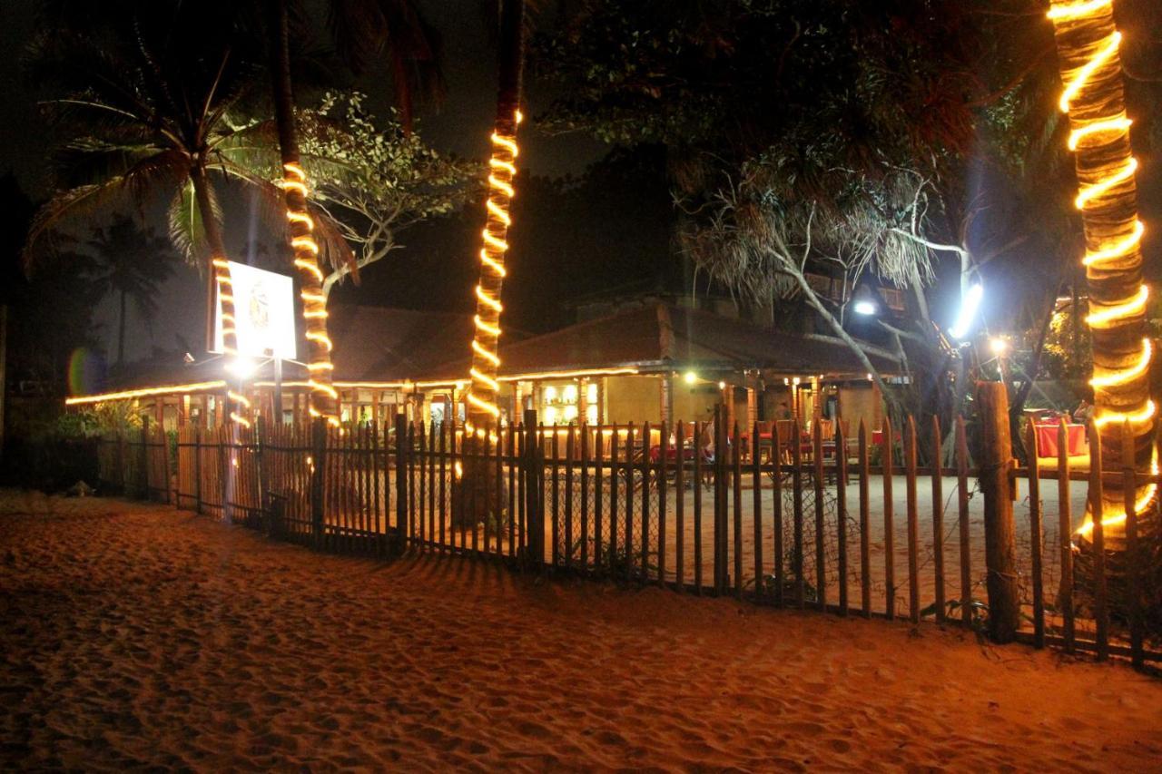 Yoho Rivi Ras Hotel Dehiwala-Mount Lavinia Exterior foto