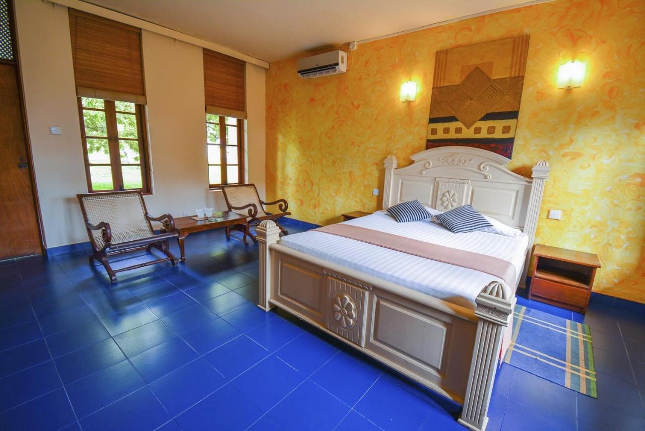 Yoho Rivi Ras Hotel Dehiwala-Mount Lavinia Exterior foto